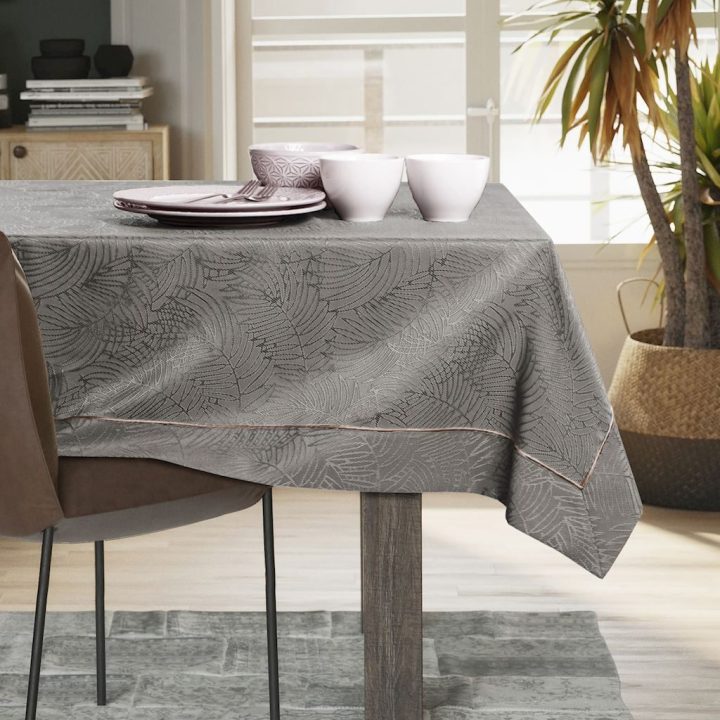 Ruda staltiesė 110 × 240 cm AmeliaHome GAIA