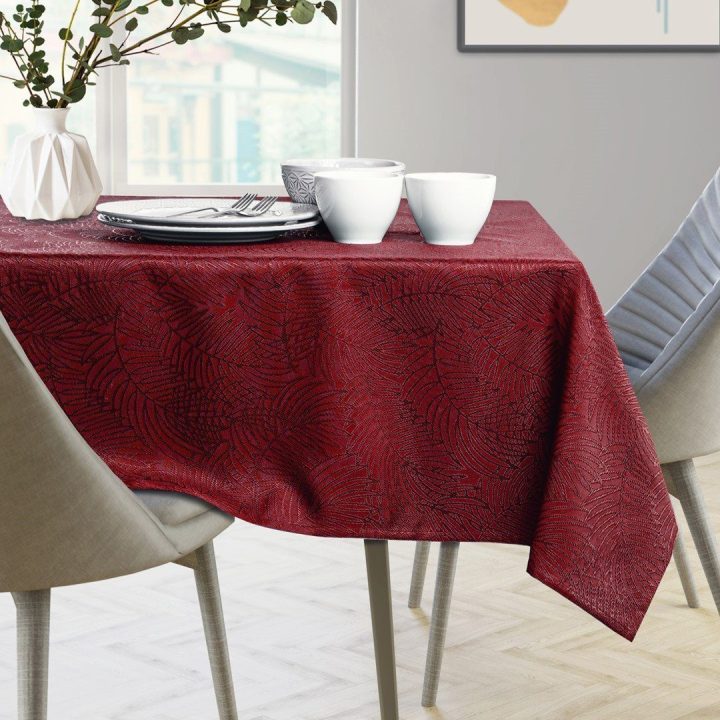 Staltiesė 110×160 bordo spalvos AmeliaHome