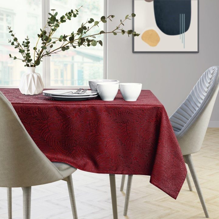 Staltiesė 155×155 cm bordo spalvos AmeliaHome