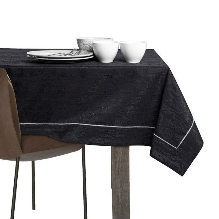 Staltiesė juoda 110×240 AH VESTA