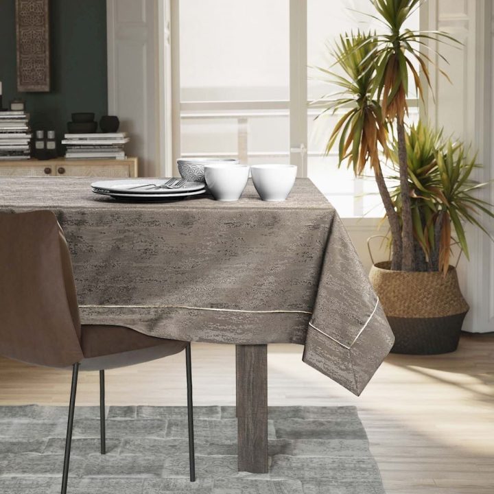 Staltiesė 140×260 cappuccino spalvos Vesta