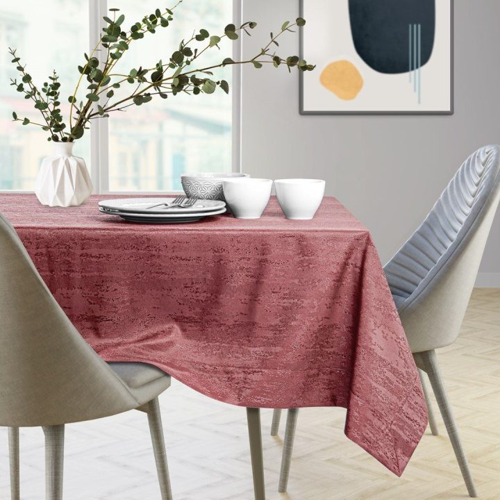 Staltiesė 150×300 cm šviesiai rožinė AH VESTA HMD