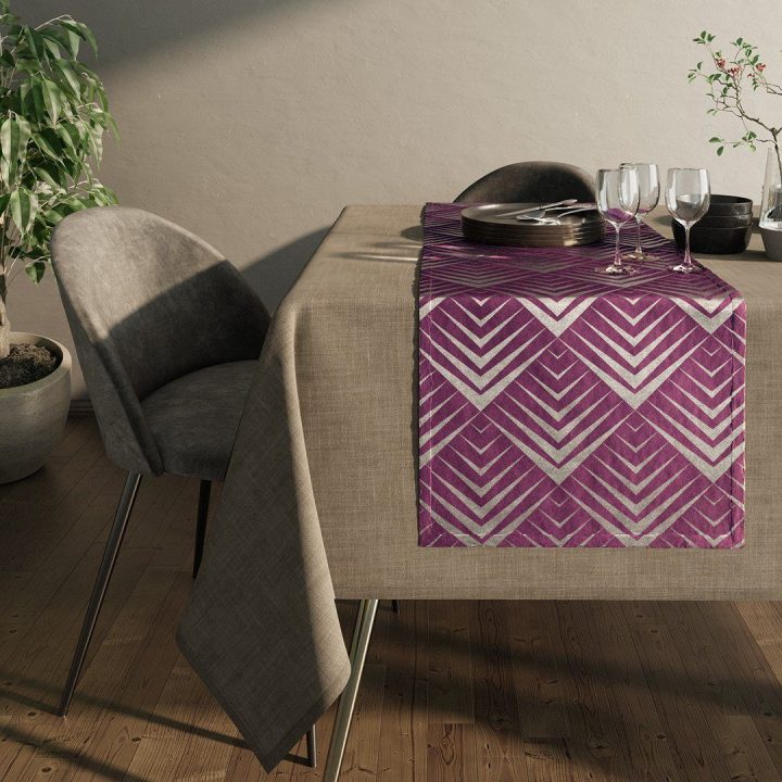 Staltiesė 140×250 cm plum spalvos AH OXFORD