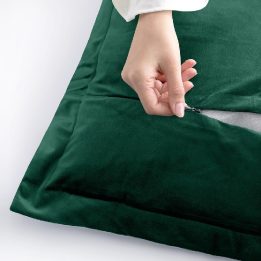 Pagalvės užvalkalas 50×70 iš aksomo tamsiai žalia AH