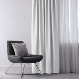 Užuolaida užtamsinanti balta 140×175 cm AH