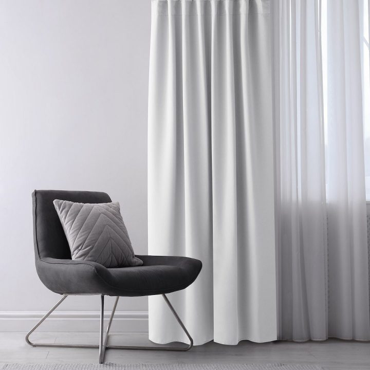 Užuolaida blackout 140×245 cm balta AH