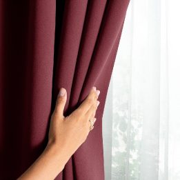 Užuolaida užtamsinanti plisuota 140×245 cm vyno spalvos AH
