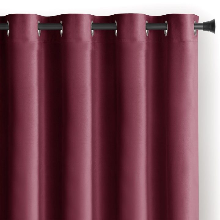 Užuolaida aksominė bordo spalvos 140×270 AH