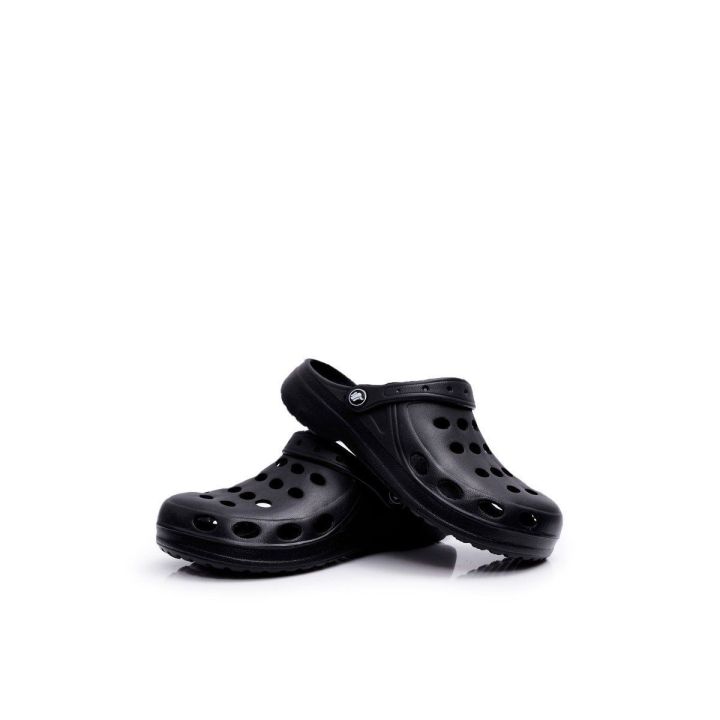 Šlepetės juodos ventiliuojamos su dirželiu Ideal Shoes