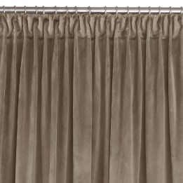 Užuolaidos 135×300 iš aksomo