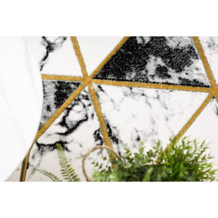 Kilimas MARBLETRIANGLES, juodos ir auksinės spalvos ESTEMA