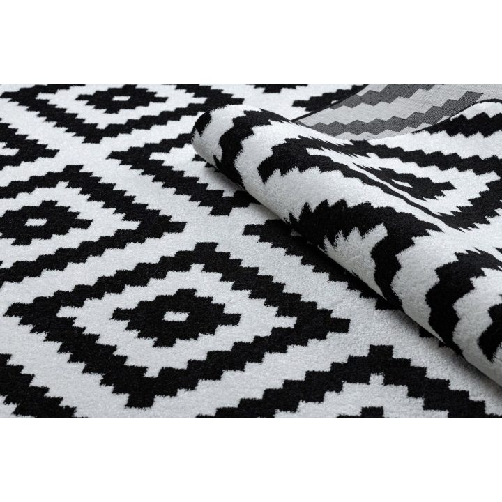 Kilimas geometrinio rašto juodos ir kreminės spalvos 120x170 cm