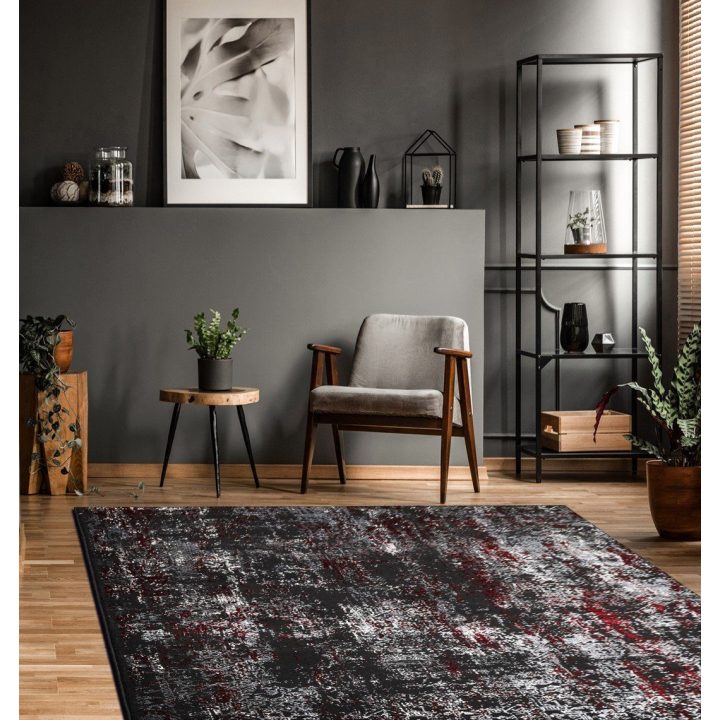 Kilimas su ornamentu antracito ir raudonos spalvos LEAN ORNAMENT