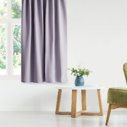 Užuolaida šviesai nepraleidžianti klostuota šviesiai violetinė