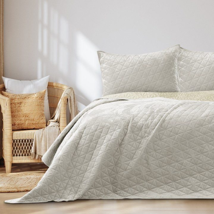 Lovatiesė 240x260 smėlio spalvos