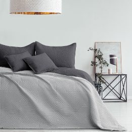 Lovatiesė pilkos ir sidabro spalvos geometriniu raštu