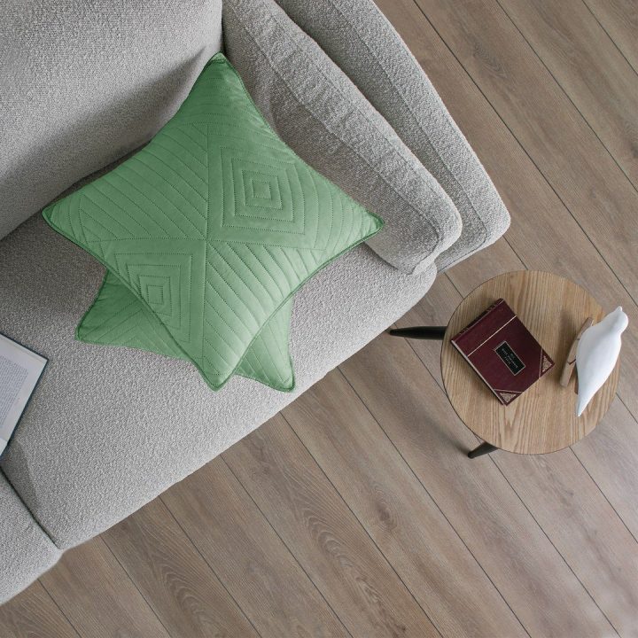 Dekoratyvinis pagalvės užvalkalas 45×45 cm šviesiai žalios spalvos Restilo