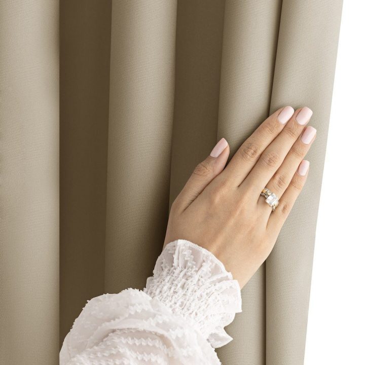Užuolaida RES OXFORD CARLI EYELETS BEIGE 140X250 1PC