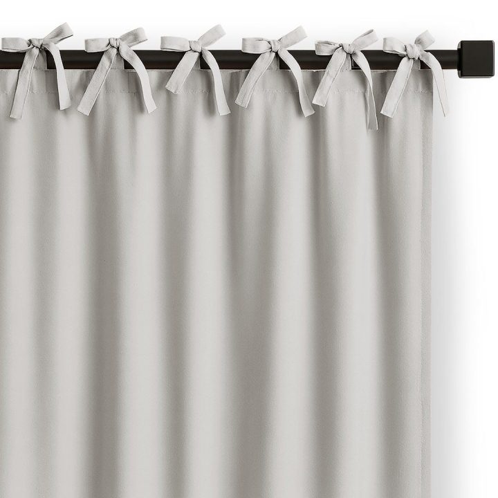 Užuolaida su kilpelėmis 140×250 cm sidabro spalvos