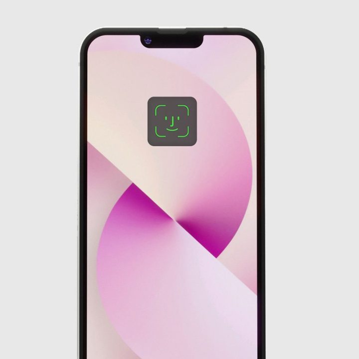 Grūdintas stiklas iPhone 13/13 Pro/14/16e/17e, juodi silikoniniai kraštai SBS