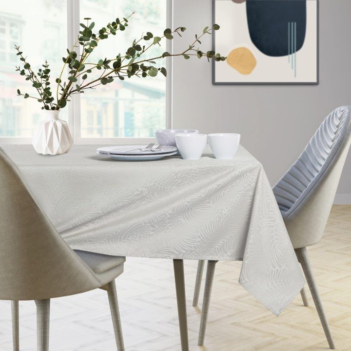 Staltiesė 155×300 cm kreminės spalvos TCLOTH