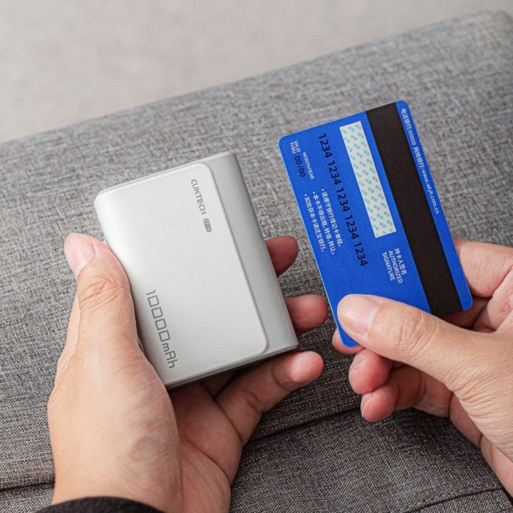 Cuktech CP13 10000 mAh pilkas powerbankas 30W (USB‑C + USB‑A)