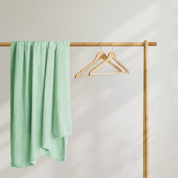 Mėtų spalvos pledas DecoKing HENRY 70×150 cm
