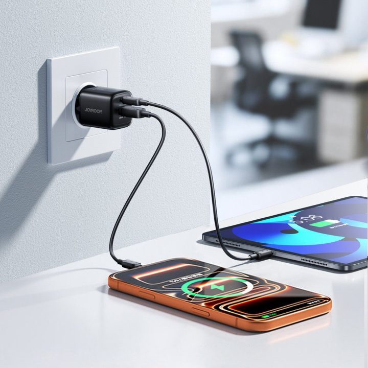 Telefono sieninis įkroviklis Joyroom 33W (USB‑C + USB‑A) – juodas