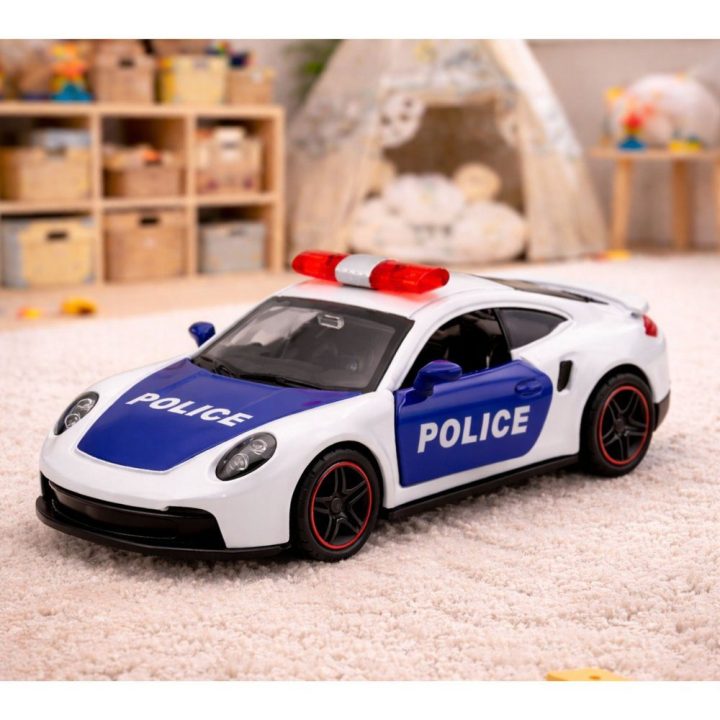 Policijos sportinis automobilis 1:43, metalinis su traukimo mechanizmu