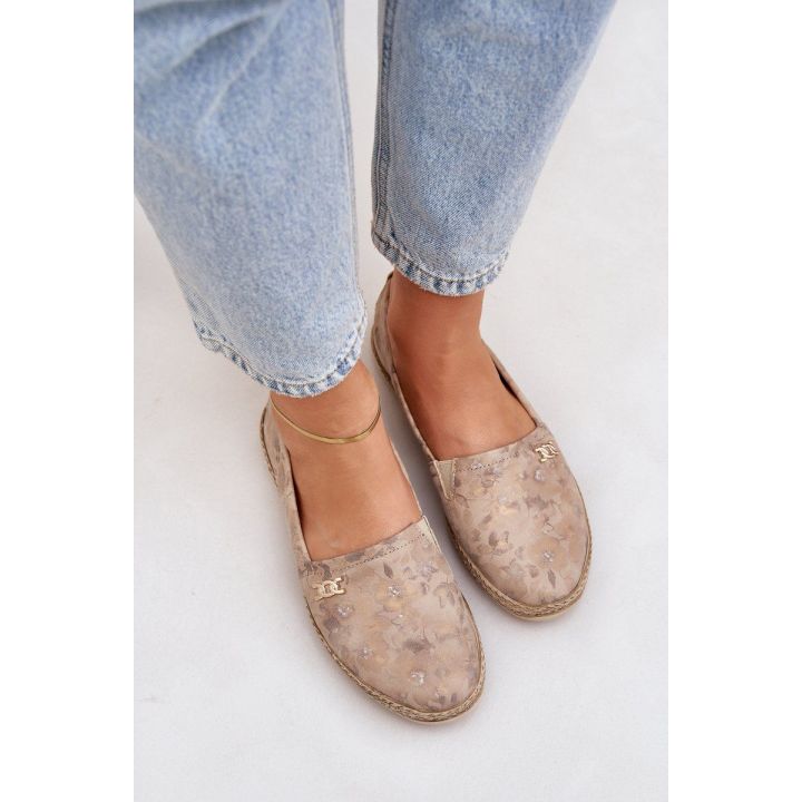 Elegantiškos moteriškos zomšinės espadrilės su gėlėmis, smėlio spalvos