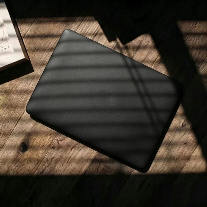Tech-Protect Softshell dėklas MacBook Air 13" (2023–2026), matinė juoda