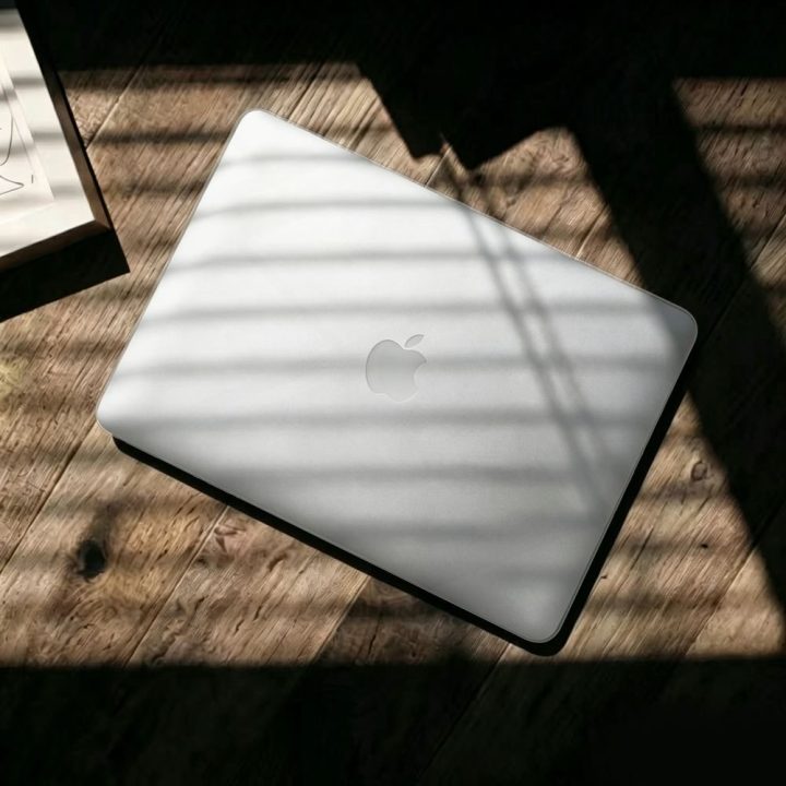 MacBook Pro 14 skaidrus apsauginis dėklas Tech-Protect Softshell