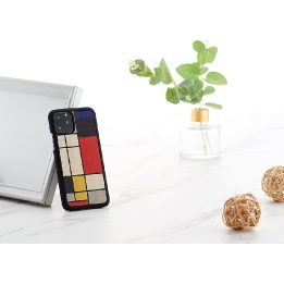 Juodas telefono dėklas MAN&WOOD iPhone 11 Pro