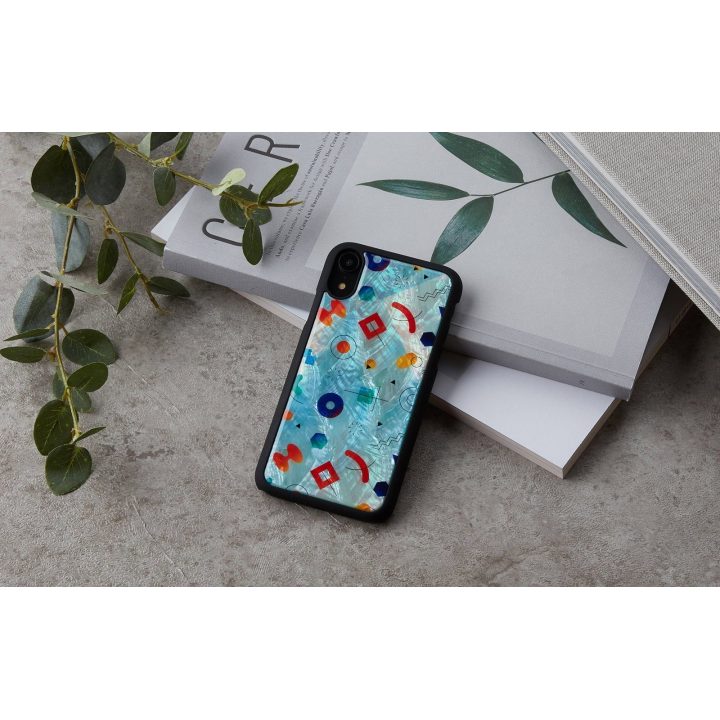 Juodas telefono dėklas iPhone XR modeliui
