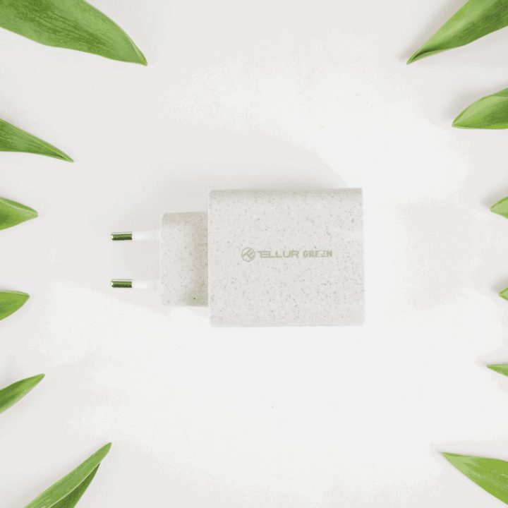 Tellur Green 38W dviejų prievadų sieninis įkroviklis, kreminis