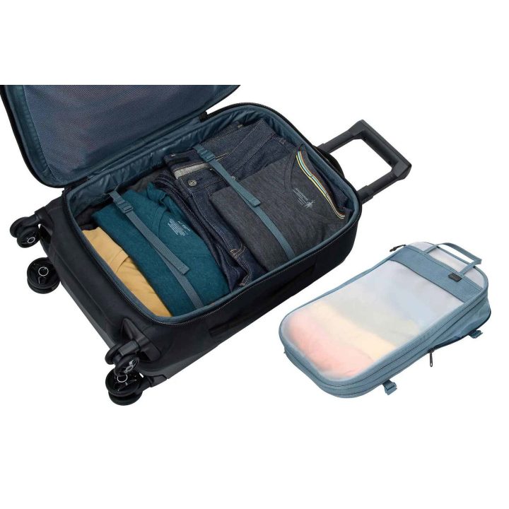 Juodas rankinis lagaminas su ratukais Thule Aion Carry On Spinner