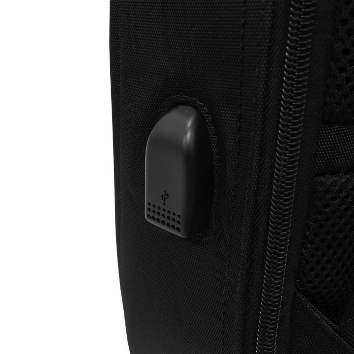 Juoda kuprinė nešiojamam kompiuteriui 15,6" su USB prievadu