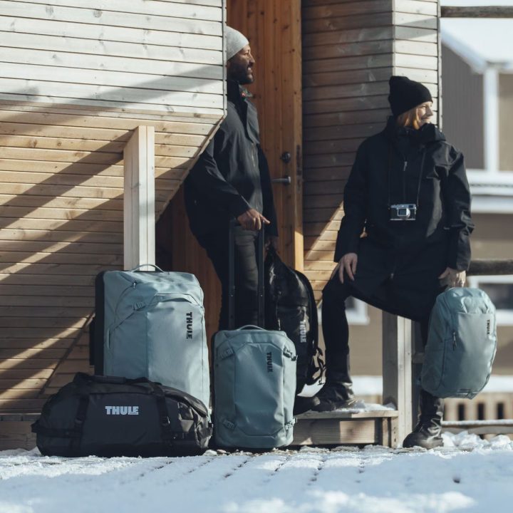 Juodas kelioninis krepšys-kuprinė Thule Chasm Duffel 90L
