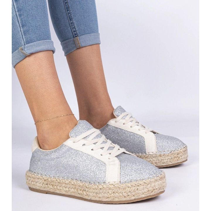 Sidabrinės moteriškos espadrilės su blizgučiais