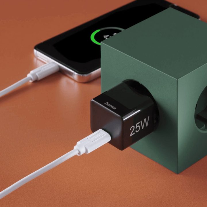 USB-C įkroviklis 25 W