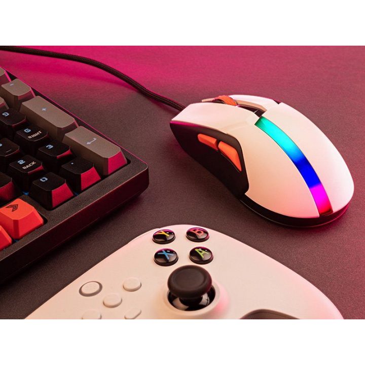 Balta žaidimų pelė su RGB apšvietimu, iki 12 000 DPI
