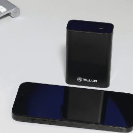 Juoda 20000 mAh išorinė baterija Tellur PD702 Compact Pro