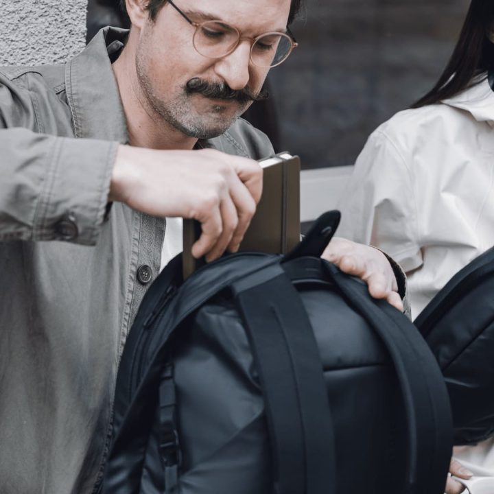 Thule Tact 21L juoda kuprinė