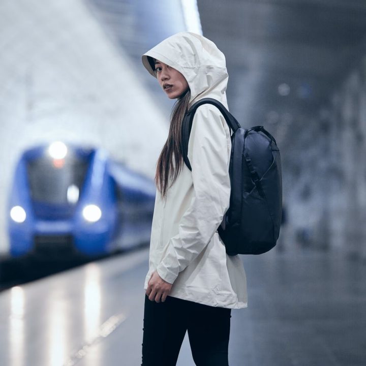 Thule Tact 16L juoda kuprinė