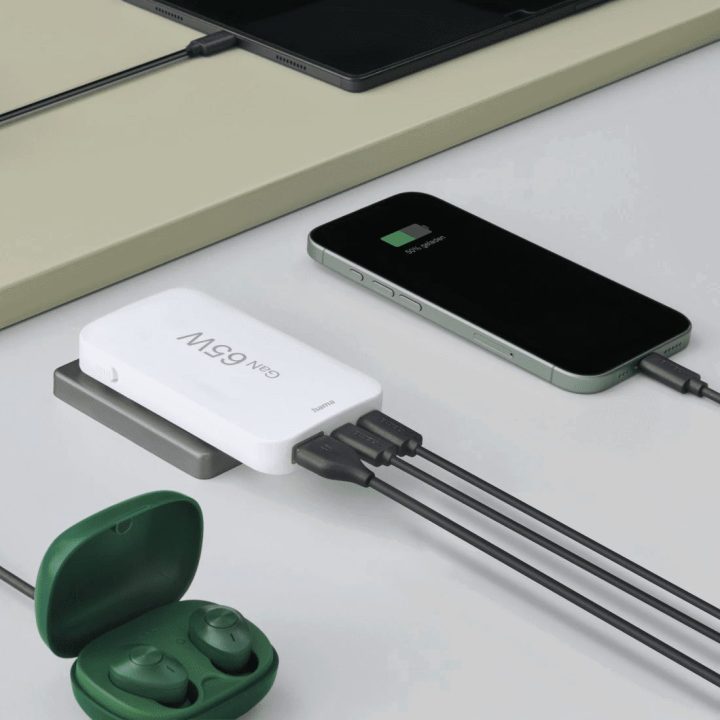 65 W baltas USB-C/USB-A įkroviklis