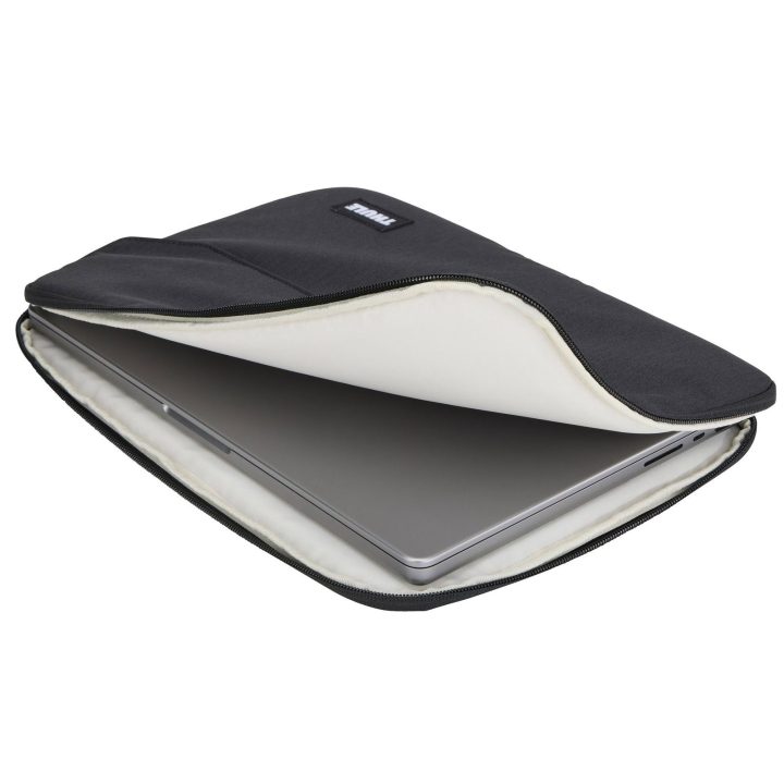 Juodas 14 colių MacBook Pro dėklas