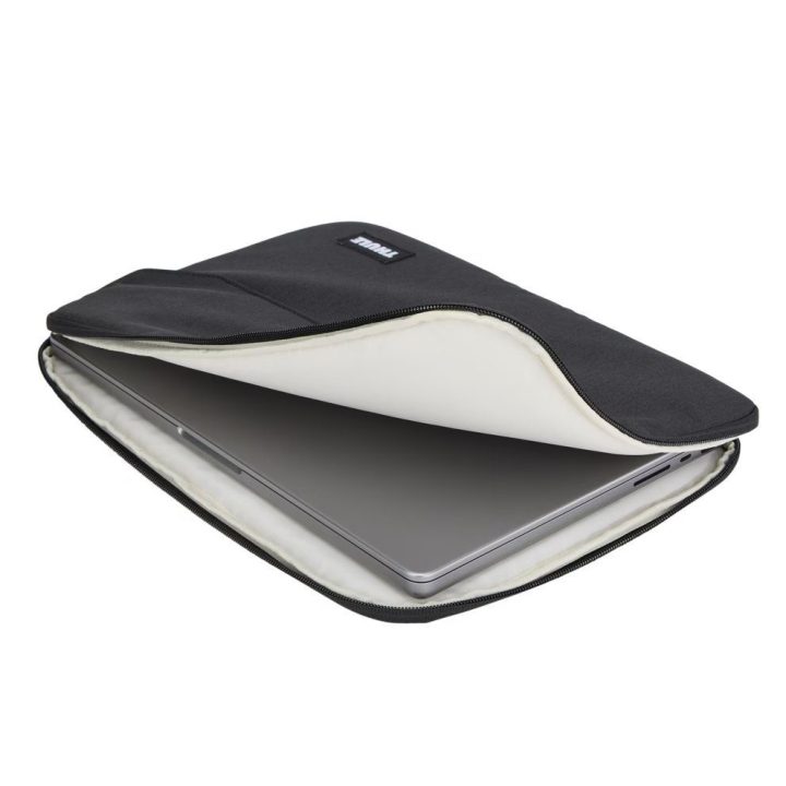 Juodas 14 colių MacBook Pro dėklas