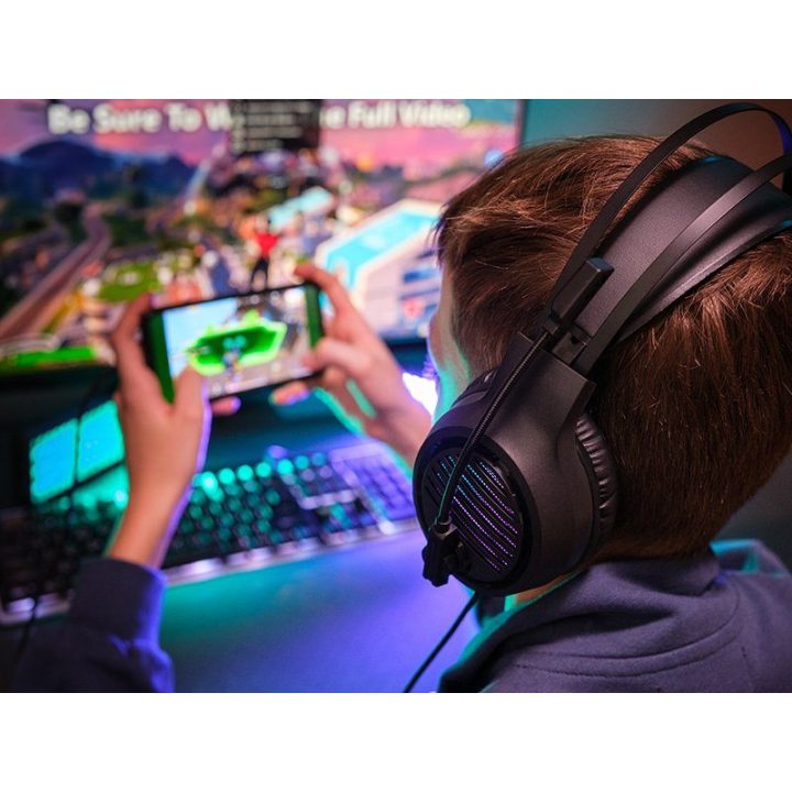Juodos žaidimų ausinės Tracer GameZone GZ VPRO su RGB apšvietimu