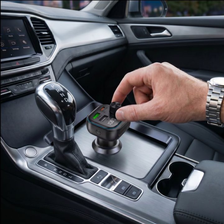 Automobilinis įkroviklis Tech-Protect CC07 su FM Bluetooth siųstuvu