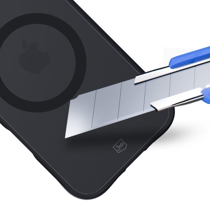 Juodas pusiau permatomas dėklas iPhone 17 Air